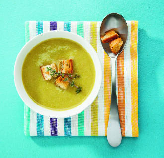 1386770629soupescarolepoiscasses - Soupe de scarole et pois cassés