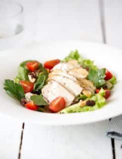 Salade-de-pintade-aux-fruits-sec-et-vinaigrette-fromagere salade de pintade aux fruits secs