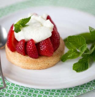 sable-fraise-menthe sable-fraise-menthe - Sablés « baratte », fraises et écume de menthe