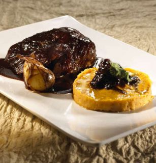 epaule-agneau-confite-puree epaule-agneau-confite-puree - Epaule d'agneau, confit d'oignons, purée de haricots blancs mi-secs