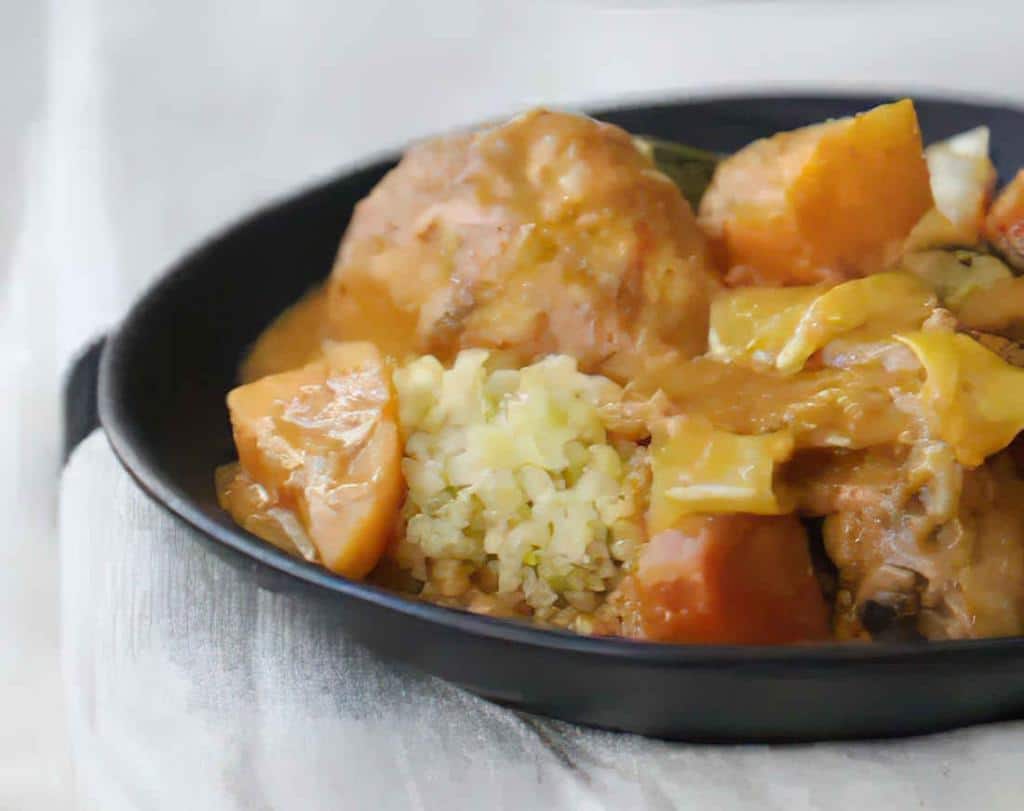 Recette du mafé au poulet et aux légumes