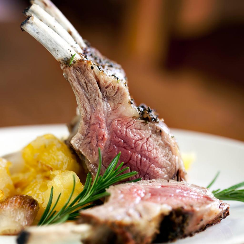 Carré d'agneau aux herbes