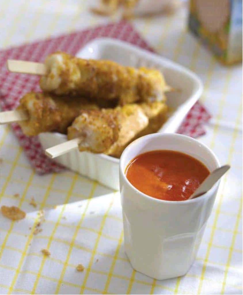 Velouté glacé de poivron rouge, brochettes de poisson pané aux flocons de maïs