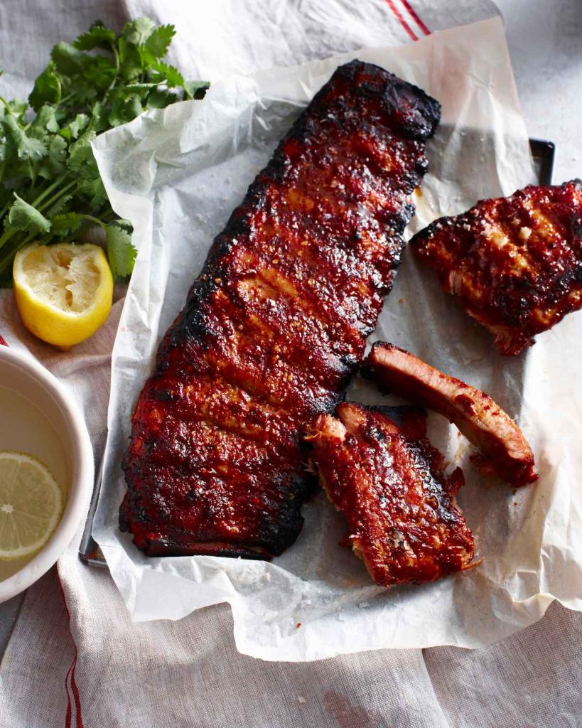 Travers-de-porc-marine-barbecue-plancha