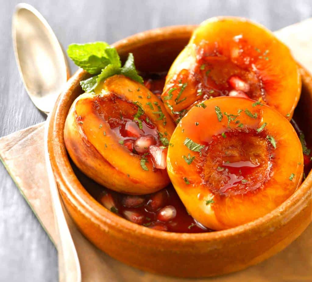 Nectarines-roties-au-jus-de-grenade