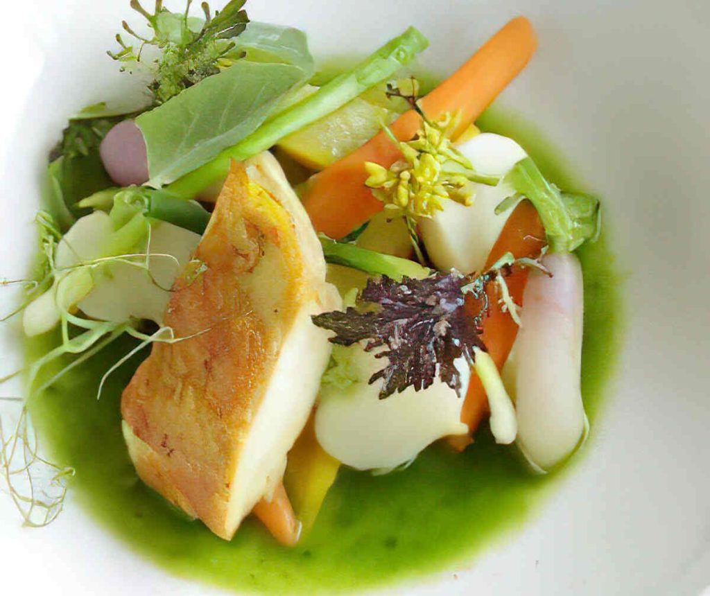 Recette du suprêmes de volaille, bouillon persillé et légumes de saison