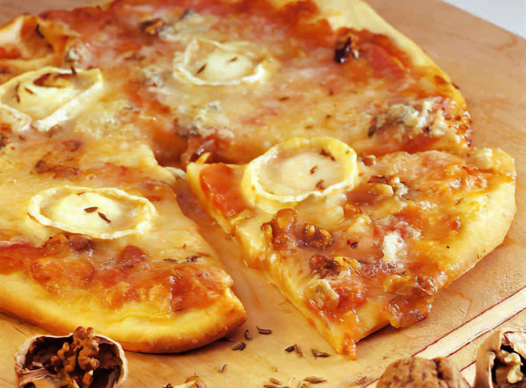 Recette de pizza aux 3 fromages