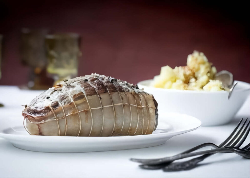 Rôti de bœuf, écrasé de pommes de terre et beurre noisette